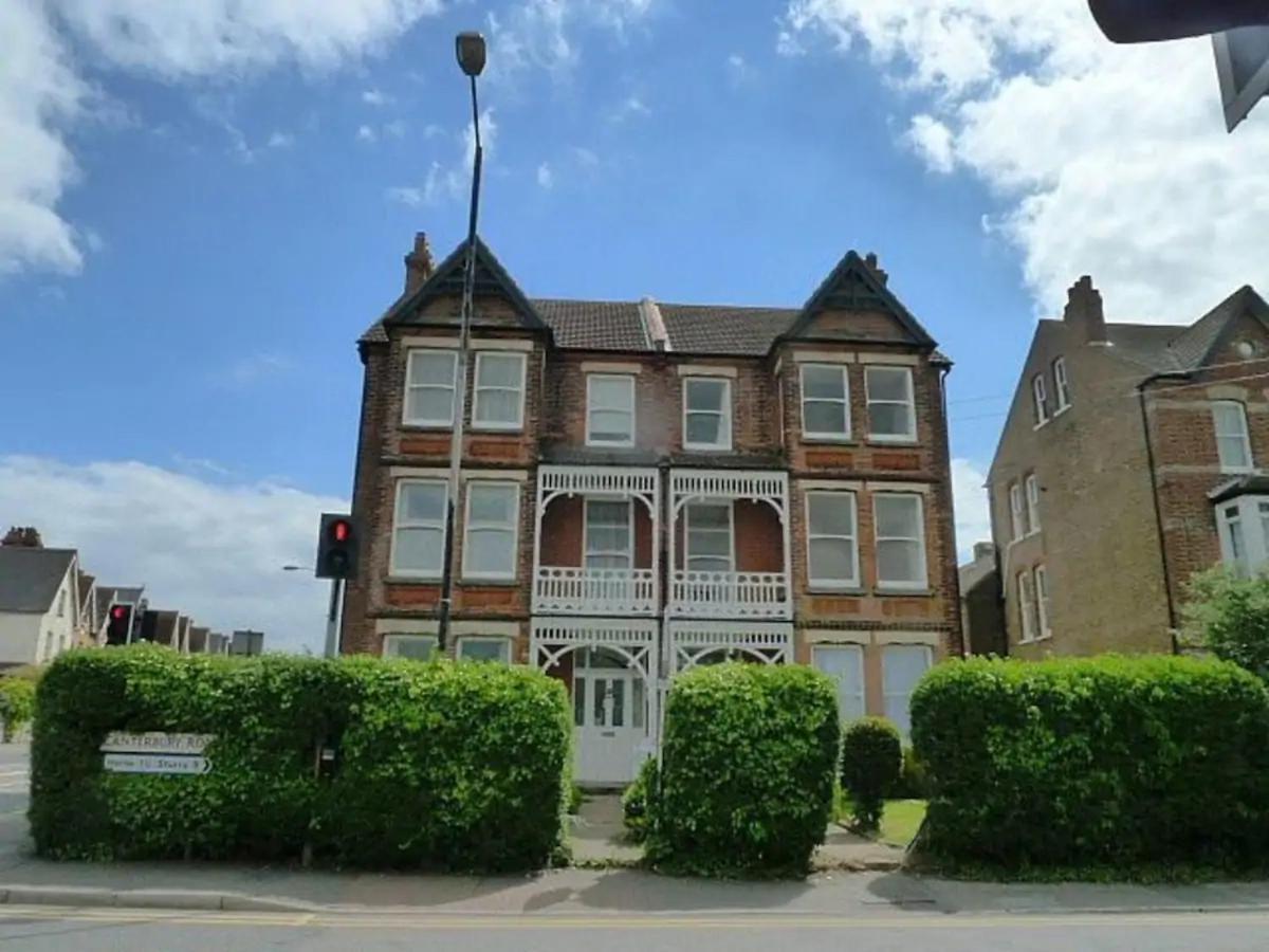 Top Floor Flat With Sea View Herne Bay Extérieur photo