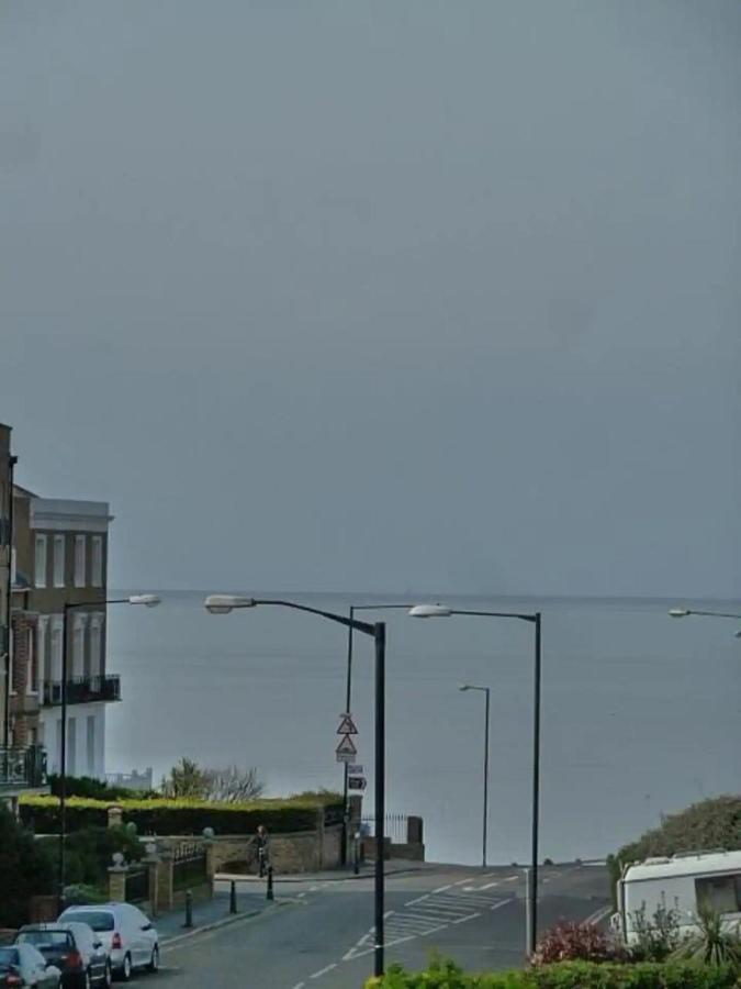 Top Floor Flat With Sea View Herne Bay Extérieur photo